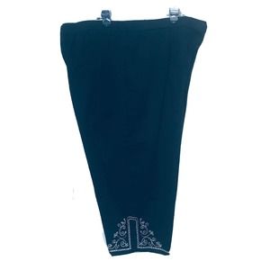 Breckenridge Woman Black Embroidered Capri Crop Elastic Pull On Pants 22W EUC